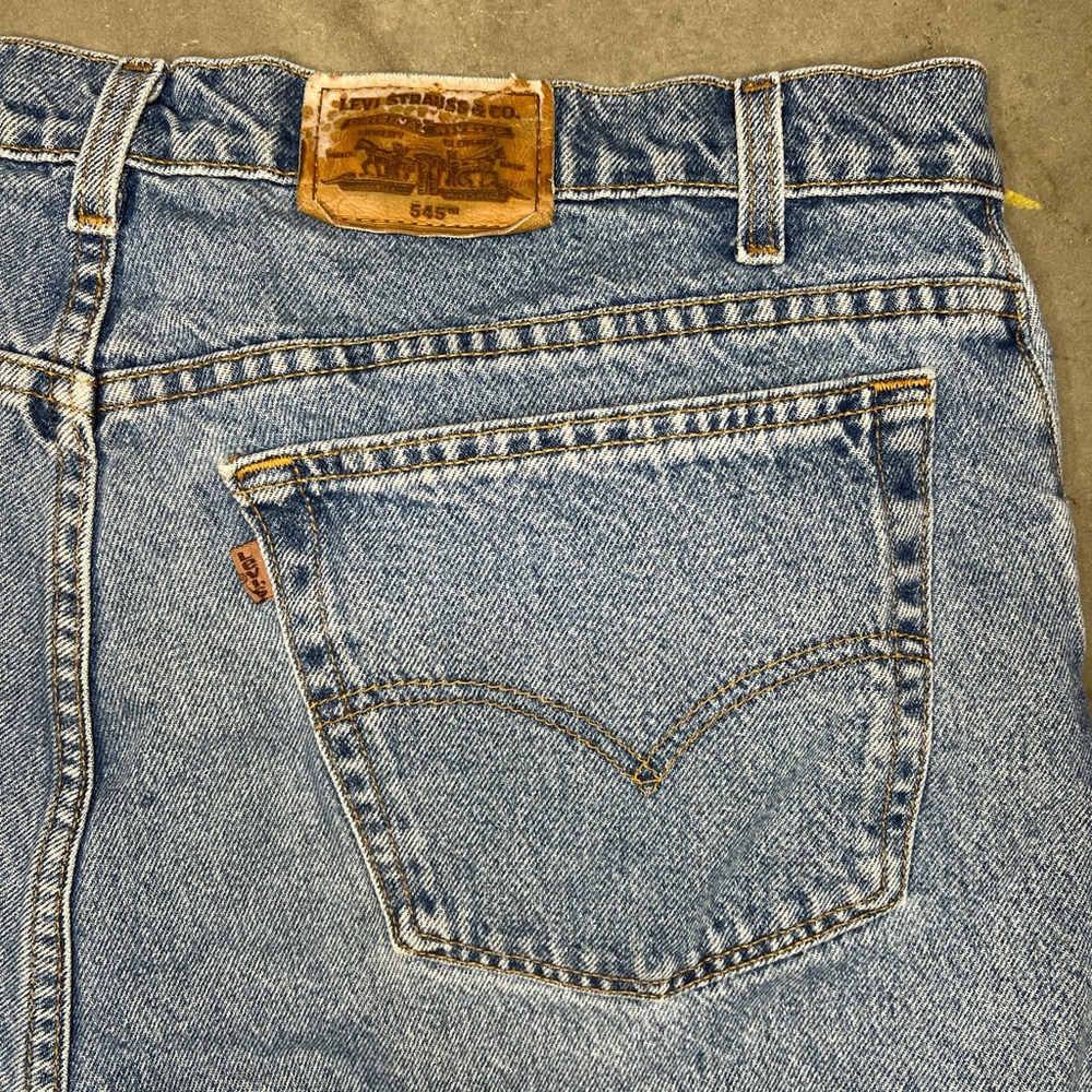 Vntg Levi’s jorts from 98 These use to be jeans but where cut n made into jorts - Picture 8 of 8